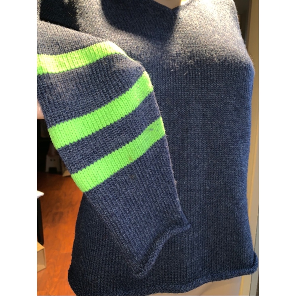 Y2K Urban Outfitters x Bulldog brand Sweater - Picture 3 of 7